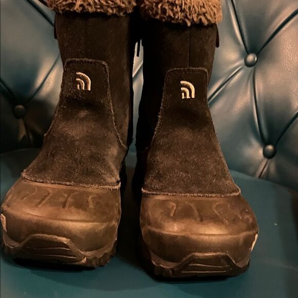 The North Face Winter Boots - Picture 6 of 10